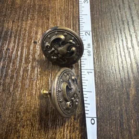 Vintage Gold Tone Military Eagle Arrow Stars Clip on Earrings Screwback - Picture 3 of 3